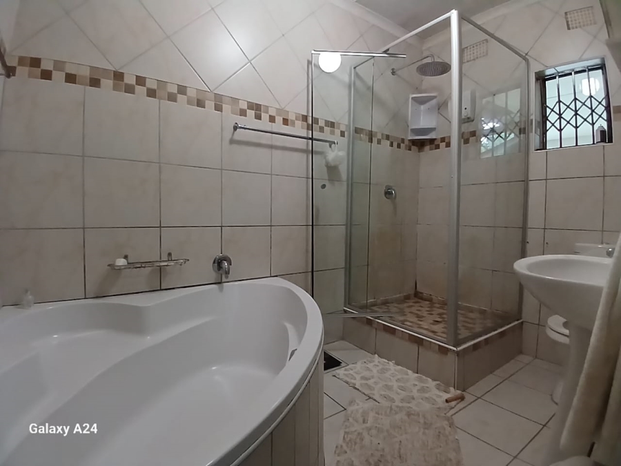 4 Bedroom Property for Sale in Beacon Bay Eastern Cape